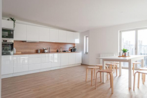 5 Zimmer nahe Hauptbahnhof,10 Betten,vollausgestattet,neu saniert,Parkplatz,Dachterasse